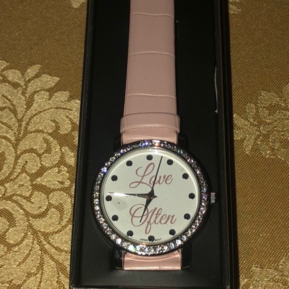 New Pink watch ~ Needs Battery 🔋 - Picture 3 of 3